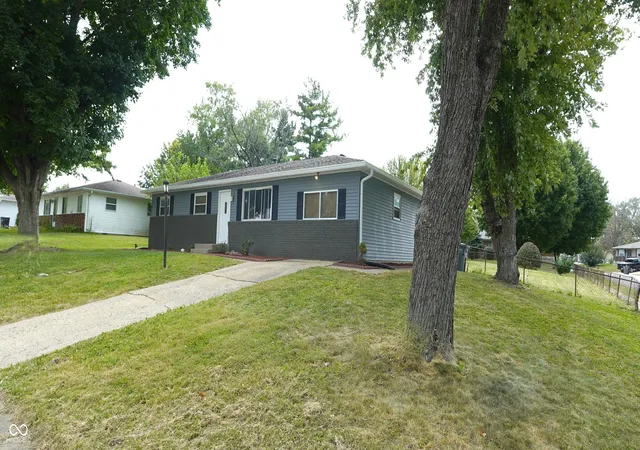 Photo 3 of Sale Pending at 3512 Royal Oak Dr, Indianapolis, IN 46227 | MLS# 22108210 | Listing updated on 2026-10-05