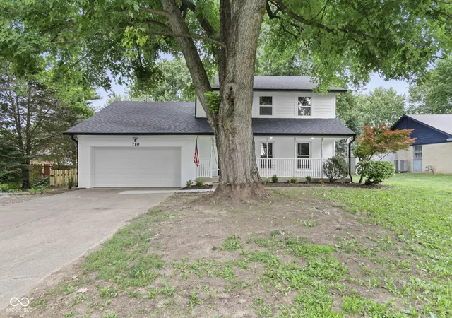 Photo 3 of Single family home for sale at 710 W Southport Rd, Indianapolis, IN 46217 | MLS# 22108442 | Listing updated on 2026-10-05