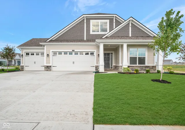 Single family home for sale at 3747 Dutton Dr, Bargersville, IN 46106 | MLS# 22108498