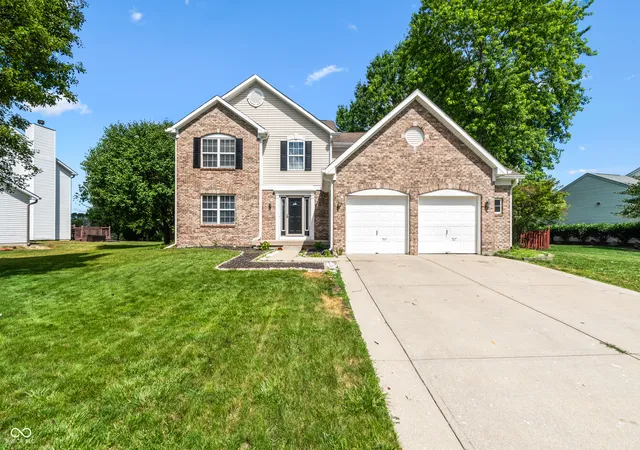 Photo 1 of Single family home for sale at 420 Paddock Rd, Greenwood, IN 46142 | MLS# 22108571 | Listing updated on 2026-09-11