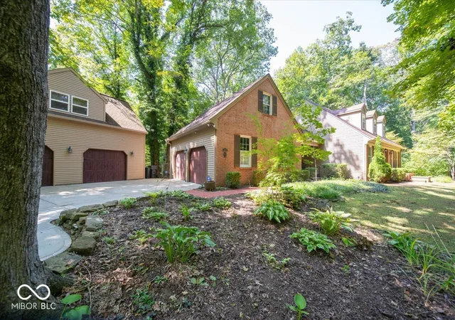 Photo 3 of Single family home for sale at 4919 E State Rd 252, Franklin, IN 46131 | MLS# 22108711 | Listing updated on 2026-09-14
