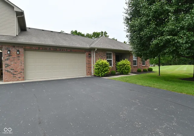 Photo 1 of Condo for sale at 6033 Carriage Cor, Indianapolis, IN 46237 | MLS# 22108747 | Listing updated on 2026-10-07