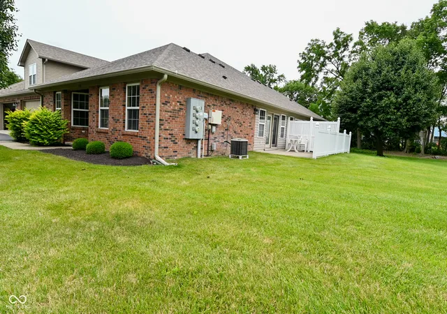 Photo 3 of Condo for sale at 6033 Carriage Cor, Indianapolis, IN 46237 | MLS# 22108747 | Listing updated on 2026-10-07