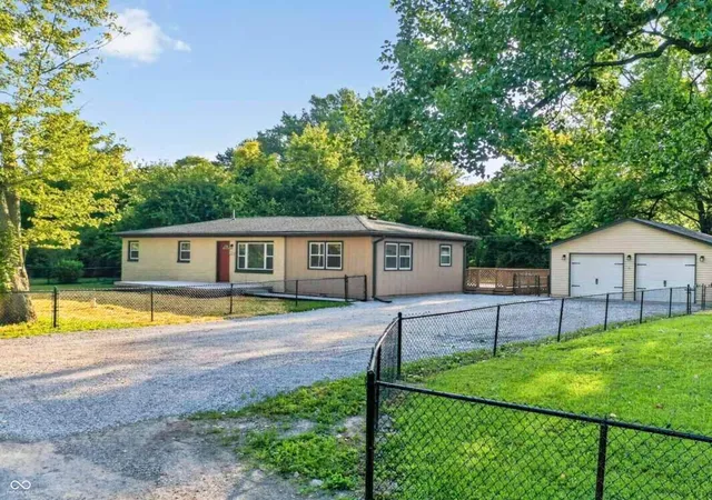 Photo 3 of Single family home for sale at 1325 N Wittfield St, Indianapolis, IN 46229 | MLS# 22108803 | Listing updated on 2026-10-15