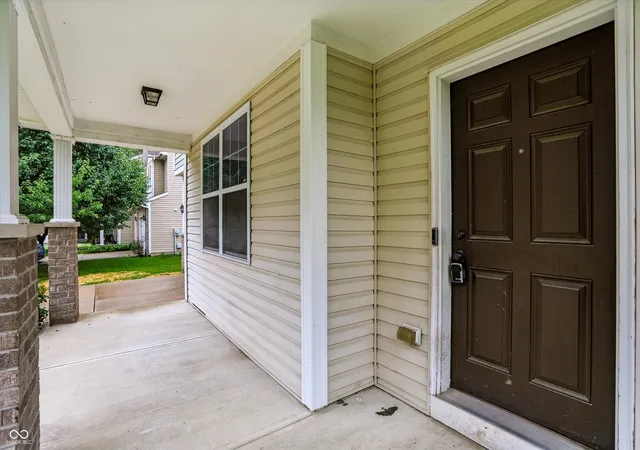 Photo 3 of Sale Pending at 4818 Ladywood Blf, Indianapolis, IN 46226 | MLS# 22108808 | Listing updated on 2026-10-20