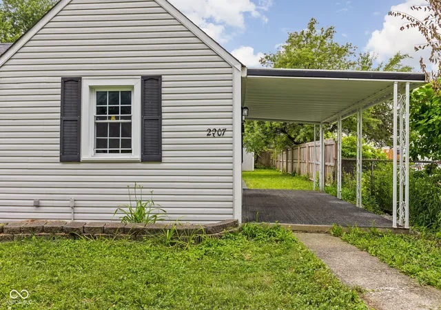 Photo 3 of Single family home for sale at 2207 Albany St, Indianapolis, IN 46203 | MLS# 22108829 | Listing updated on 2026-09-10