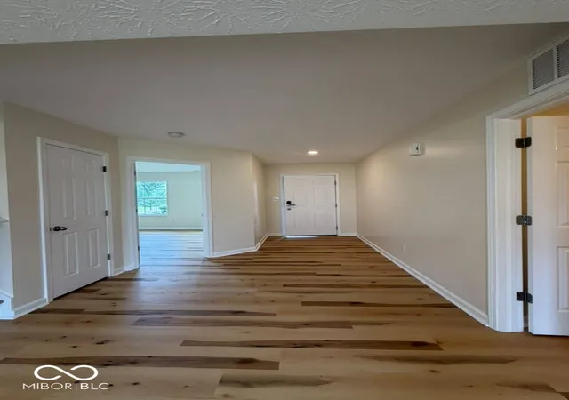 Photo 3 of Single family home for sale at 9725 Pica Dr, Fishers, IN 46040 | MLS# 22108951 | Listing updated on 2026-09-12