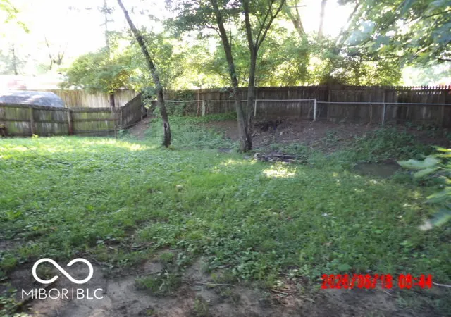 Photo 1 of Single family home for sale at 81 Crestview Dr, Greenwood, IN 46143 | MLS# 22109074 | Listing updated on 2026-09-15
