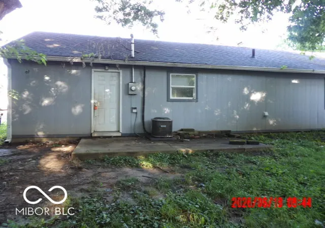 Photo 2 of Single family home for sale at 81 Crestview Dr, Greenwood, IN 46143 | MLS# 22109074 | Listing updated on 2026-09-15