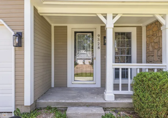 Photo 3 of Single family home for sale at 9328 Homeside Dr, Indianapolis, IN 46250 | MLS# 22109170 | Listing updated on 2026-10-08