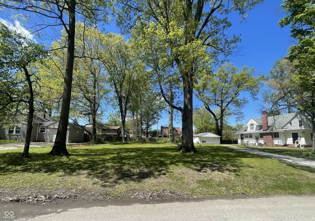 Photo 2 of Sale Pending at 3634 N Gladstone Ave, Indianapolis, IN 46218 | MLS# 22109177 | Listing updated on 2026-09-21