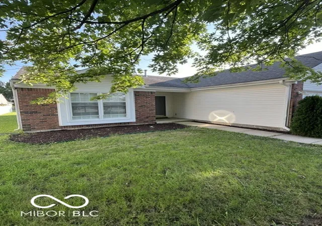 Photo 2 of Single family home for sale at 5915 Brookville Lake Dr, Indianapolis, IN 46254 | MLS# 22109280 | Listing updated on 2026-09-21