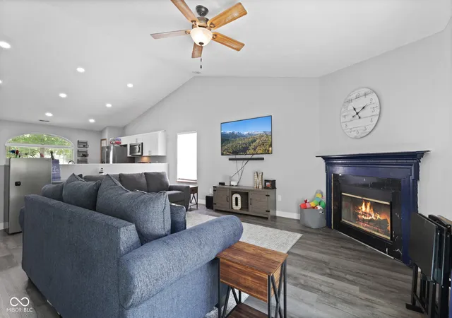 Photo 2 of Single family home for sale at 6677 Wimbledon Dr, Zionsville, IN 46077 | MLS# 22109414 | Listing updated on 2026-10-05
