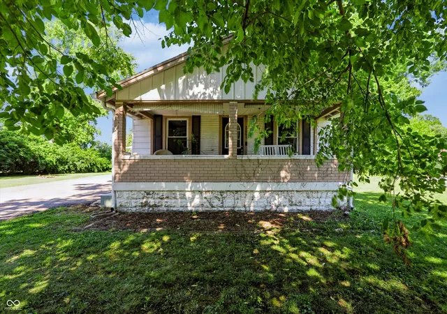 Photo 1 of Sale Pending at 2001 N Irwin St, Indianapolis, IN 46219 | MLS# 22109580 | Listing updated on 2026-09-11