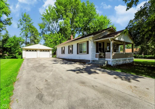 Photo 2 of Sale Pending at 2001 N Irwin St, Indianapolis, IN 46219 | MLS# 22109580 | Listing updated on 2026-09-11