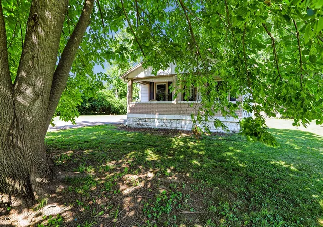 Photo 3 of Sale Pending at 2001 N Irwin St, Indianapolis, IN 46219 | MLS# 22109580 | Listing updated on 2026-09-11