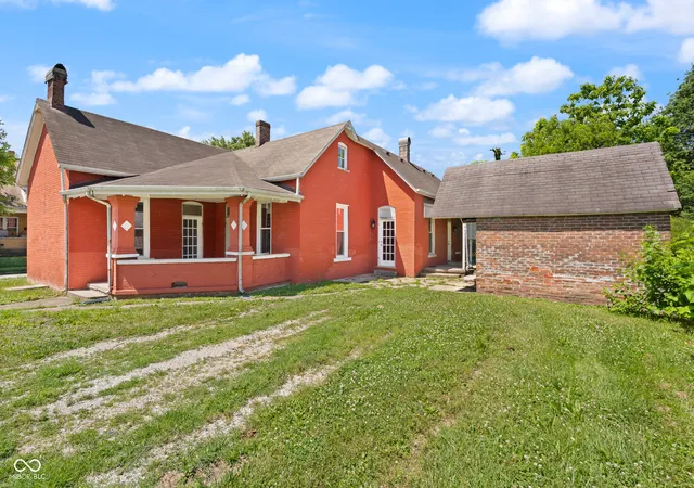 Photo 2 of Single family home for sale at 300 W Howard St, Crothersville, IN 47229 | MLS# 22109729 | Listing updated on 2026-09-15