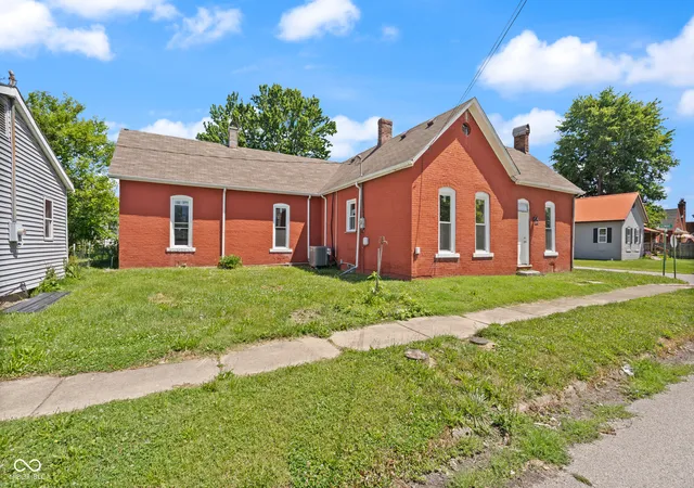 Photo 4 of Single family home for sale at 300 W Howard St, Crothersville, IN 47229 | MLS# 22109729 | Listing updated on 2026-09-15