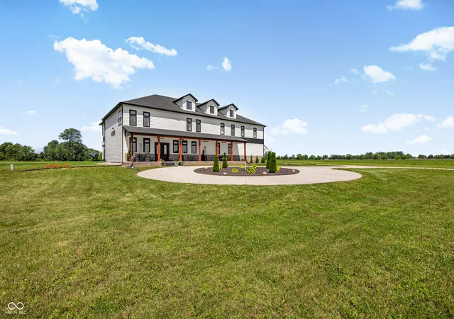 Photo 3 of Mansion for sale at 6305 Sunshine Meadows Ln, Brownsburg, IN 46112 | MLS# 22110038 | Listing updated on 2026-09-10