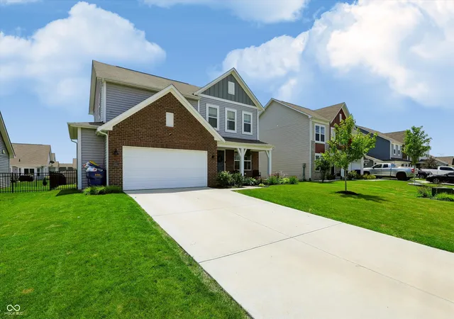 Photo 2 of Sale Pending at 5521 Woods Pointe Dr, Mc Cordsville, IN 46055 | MLS# 22110181 | Listing updated on 2026-09-22
