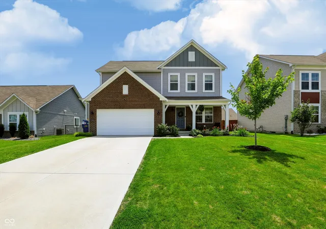 Photo 3 of Sale Pending at 5521 Woods Pointe Dr, Mc Cordsville, IN 46055 | MLS# 22110181 | Listing updated on 2026-09-22