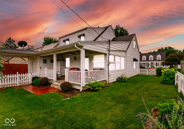 Photo 3 of Sale Pending at 414 Carter Blvd, Seymour, IN 47274 | MLS# 22110212 | Listing updated on 2026-09-10