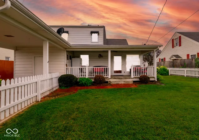 Photo 3 of Sale Pending at 414 Carter Blvd, Seymour, IN 47274 | MLS# 22110212 | Listing updated on 2026-09-10