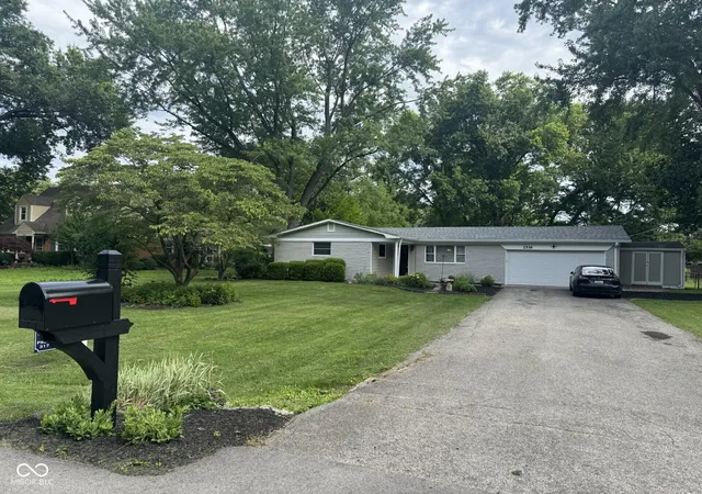 Photo 2 of Sale Pending at 2516 Colony Ct, Carmel, IN 46280 | MLS# 22110274 | Listing updated on 2026-09-15