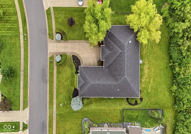 Photo 3 of Single family home for sale at 5913 Chartwell Dr, Bargersville, IN 46106 | MLS# 22110375 | Listing updated on 2026-09-24