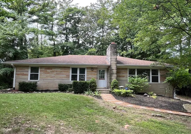 Photo 2 of Sale Pending at 3806 S Emerson Ave, Indianapolis, IN 46203 | MLS# 22110457 | Listing updated on 2026-09-22