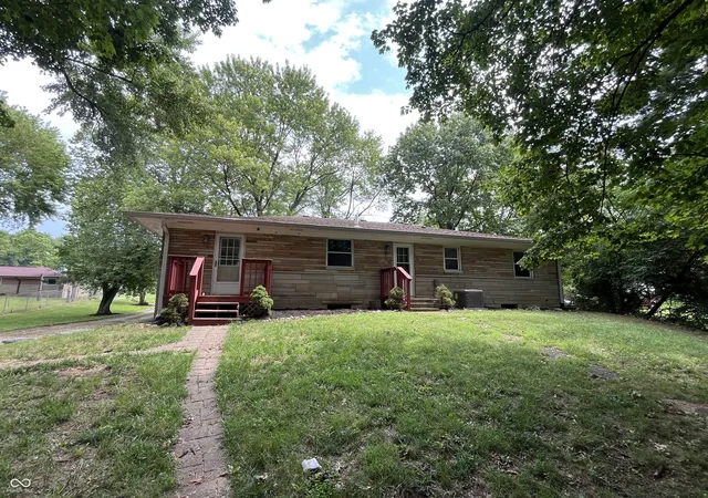 Photo 4 of Sale Pending at 3806 S Emerson Ave, Indianapolis, IN 46203 | MLS# 22110457 | Listing updated on 2026-09-22