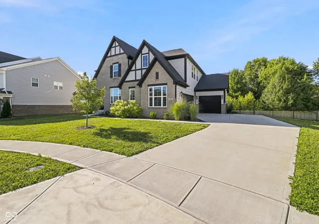 Photo 3 of Single family home for sale at 8822 Rockwood Ln, Indianapolis, IN 46259 | MLS# 22110477 | Listing updated on 2026-10-07