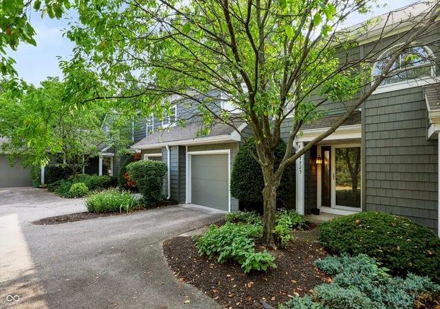 Photo 3 of Condo for sale at 7725 Harbour Isle, Indianapolis, IN 46240 | MLS# 22110522 | Listing updated on 2026-09-23