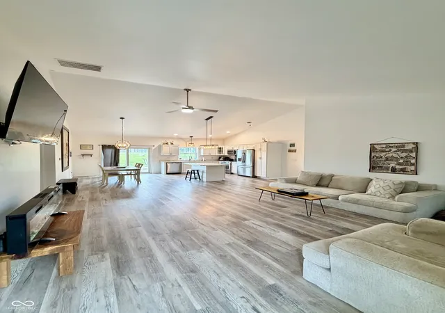 Photo 3 of Single family home for sale at 263 S River Rd, Covington, IN 47932 | MLS# 22110536 | Listing updated on 2026-09-12