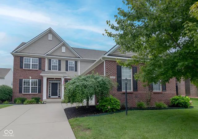 Photo 3 of Single family home for sale at 12330 Twyckenham Dr, Fishers, IN 46037 | MLS# 22110567 | Listing updated on 2026-09-24