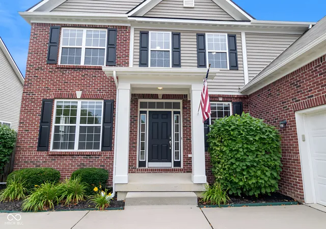 Photo 4 of Single family home for sale at 12330 Twyckenham Dr, Fishers, IN 46037 | MLS# 22110567 | Listing updated on 2026-09-24