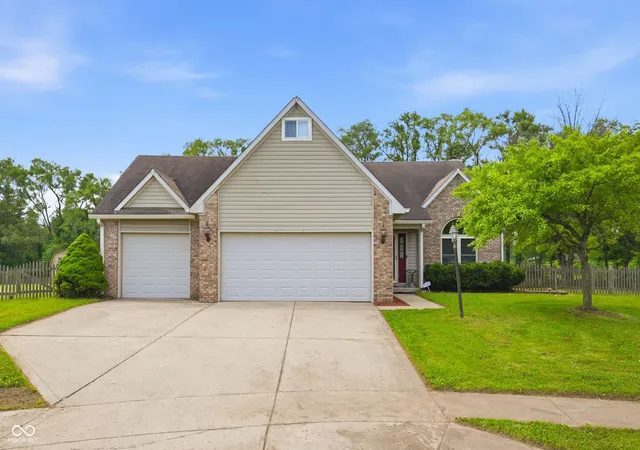 Photo 1 of Single family home for sale at 1931 Brocken Ct, Indianapolis, IN 46229 | MLS# 22110583 | Listing updated on 2026-09-10