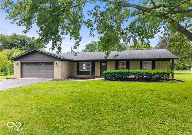 Photo 3 of Single family home for sale at 66 Plainview, Avon, IN 46123 | MLS# 22110669 | Listing updated on 2026-09-15
