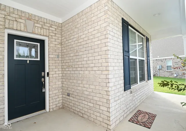 Photo 3 of Single family home for sale at 9170 Hedley Way E, Avon, IN 46123 | MLS# 22111198 | Listing updated on 2026-09-22