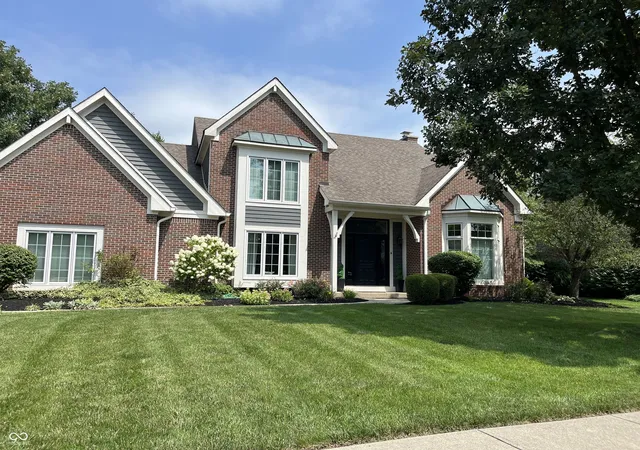 Photo 2 of Single family home for sale at 5118 Huntington Dr, Carmel, IN 46033 | MLS# 22111304 | Listing updated on 2026-09-24