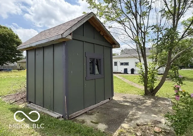 Photo 4 of Single family home for sale at 542 W Commercial St, Hartford City, IN 47348 | MLS# 22111366 | Listing updated on 2026-09-14