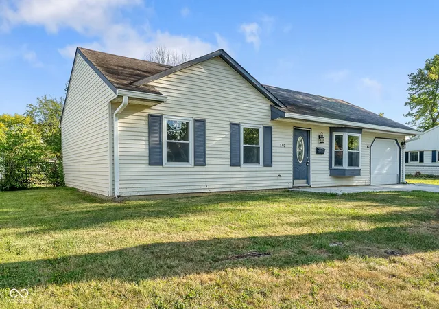 Photo 2 of Sale Pending at 140 Brentwood Ln, Whiteland, IN 46184 | MLS# 22111444 | Listing updated on 2026-09-26