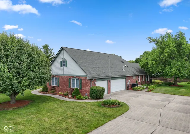 Photo 3 of Single family home for sale at 105 Woodfield Green, Danville, IN 46122 | MLS# 22112012 | Listing updated on 2026-09-28