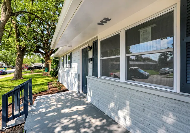 Photo 3 of Single family home for sale at 416 Linden Ln, Plainfield, IN 46168 | MLS# 22112037 | Listing updated on 2026-09-10