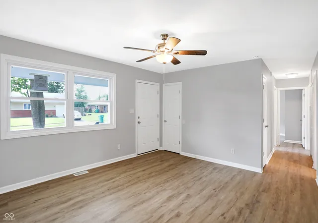 Photo 4 of Single family home for sale at 416 Linden Ln, Plainfield, IN 46168 | MLS# 22112037 | Listing updated on 2026-09-10