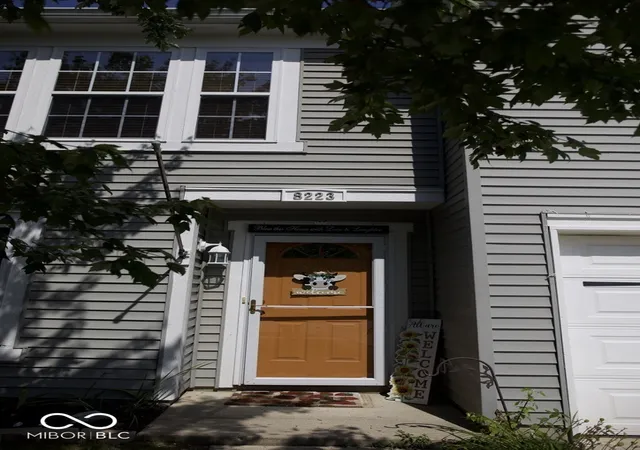 Photo 3 of Single family home for sale at 8223 Retreat Ln, Indianapolis, IN 46259 | MLS# 22112095 | Listing updated on 2026-10-05