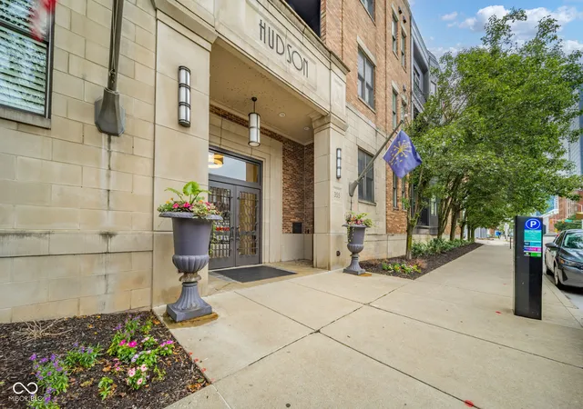 Photo 3 of Condo for sale at 355 E Ohio St #STE 309, Indianapolis, IN 46204 | MLS# 22112122 | Listing updated on 2026-09-22