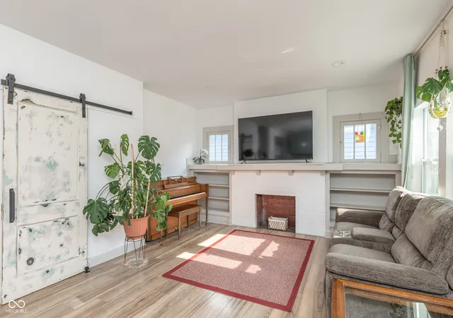 Photo 3 of Sale Pending at 3963 Winthrop Ave, Indianapolis, IN 46205 | MLS# 22112154 | Listing updated on 2026-10-06