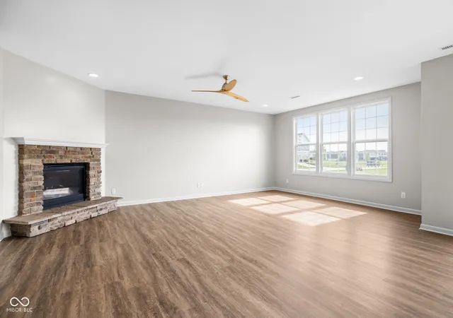 Photo 3 of Sale Pending at 5563 Gateway E Dr, Whitestown, IN 46075 | MLS# 22112216 | Listing updated on 2026-09-10