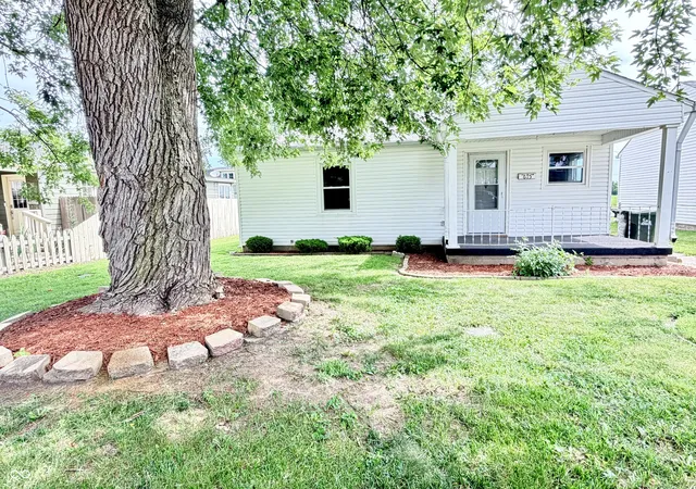 Photo 1 of Single family home for sale at 615 Poplar St, Fortville, IN 46040 | MLS# 22112265 | Listing updated on 2026-09-10